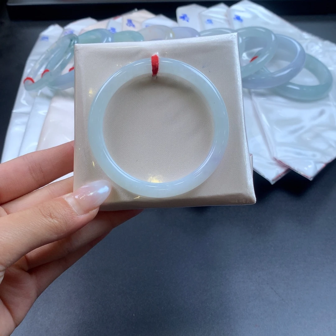 翡翠未镶嵌手镯52圈口