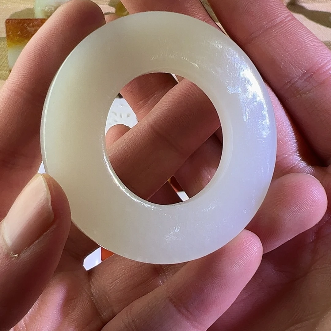 袁***勇和田玉未镶嵌挂件