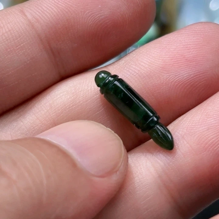 ****子翡翠未镶嵌颈饰天然缅甸