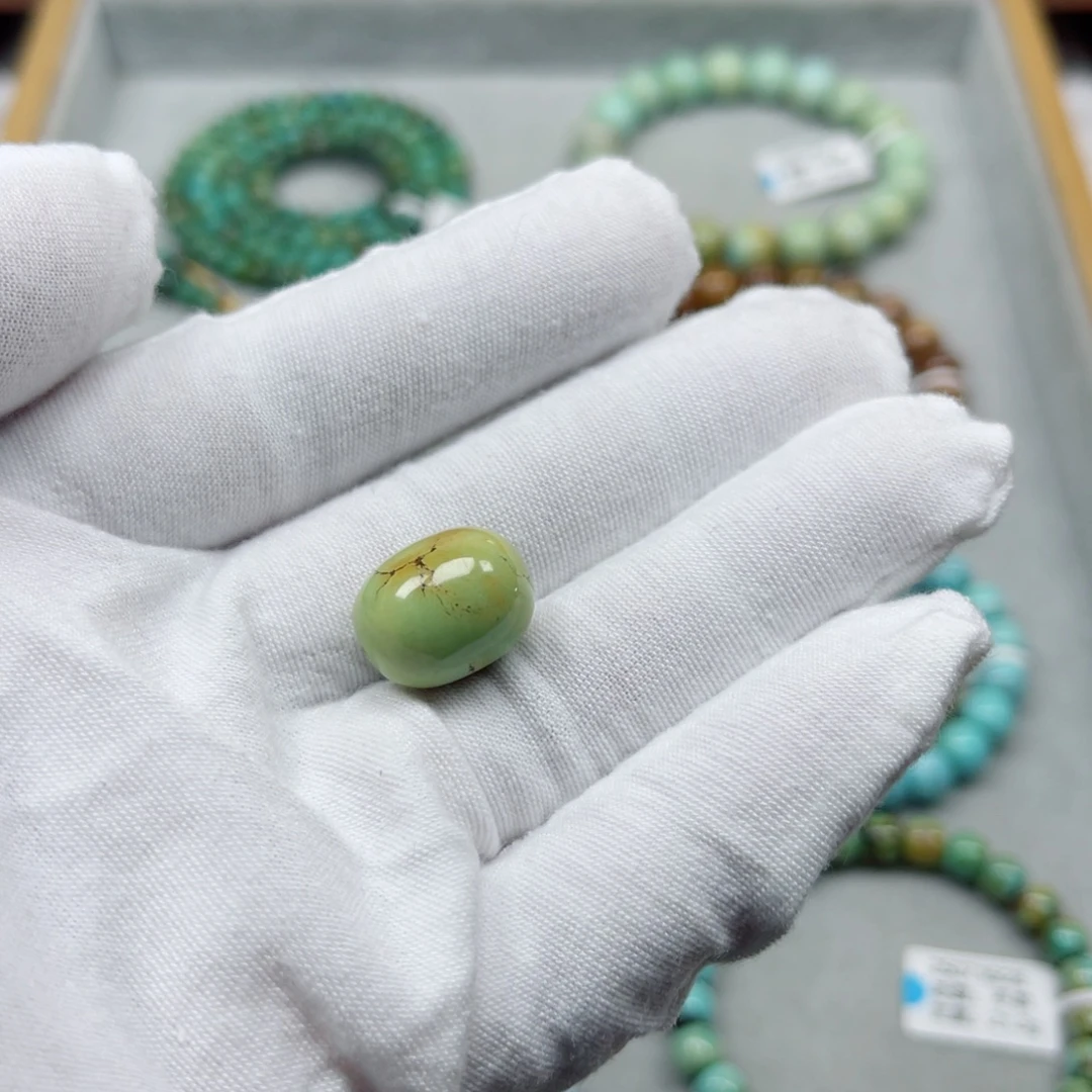 绿松石未镶嵌挂件