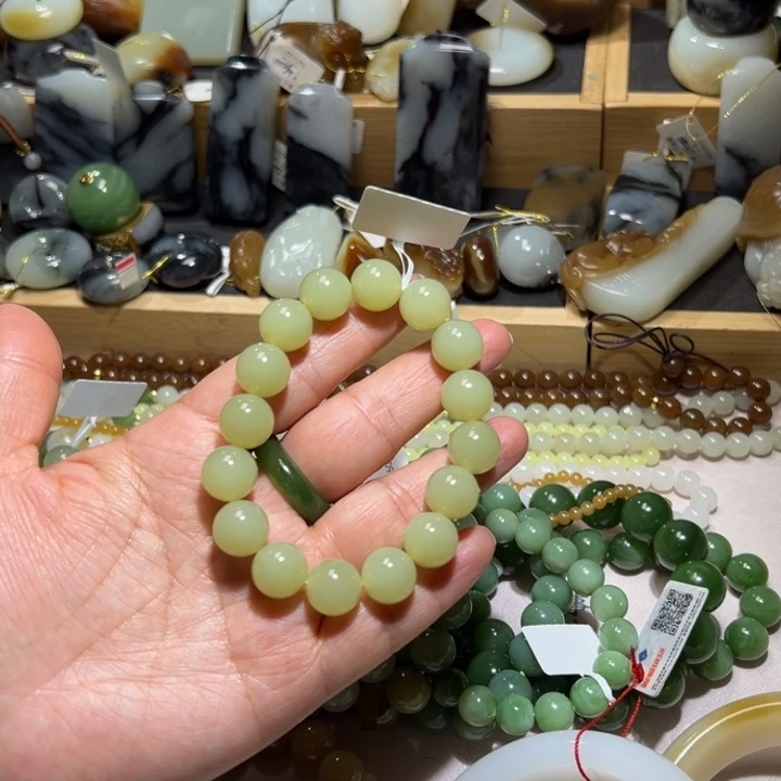 和田玉（糖玉）未镶嵌颈饰