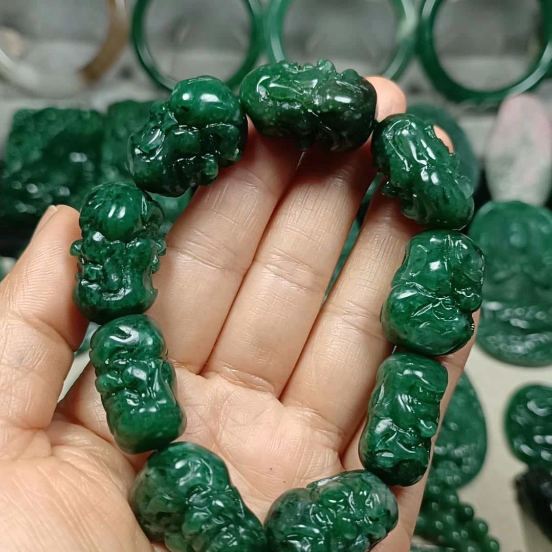 独山玉未镶嵌十八罗汉