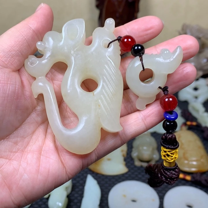 和田玉未镶嵌把件