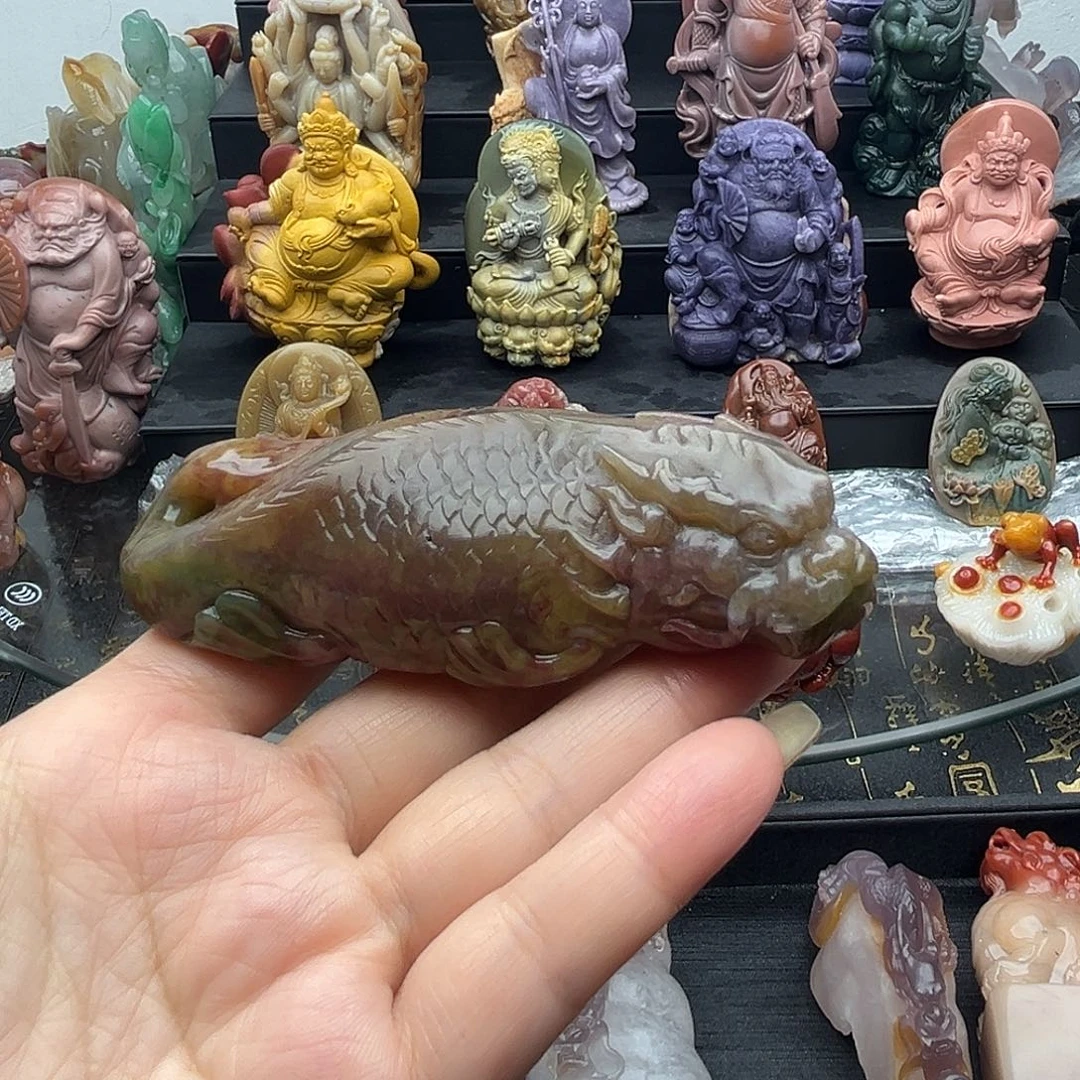 石英质玉未镶嵌颈饰