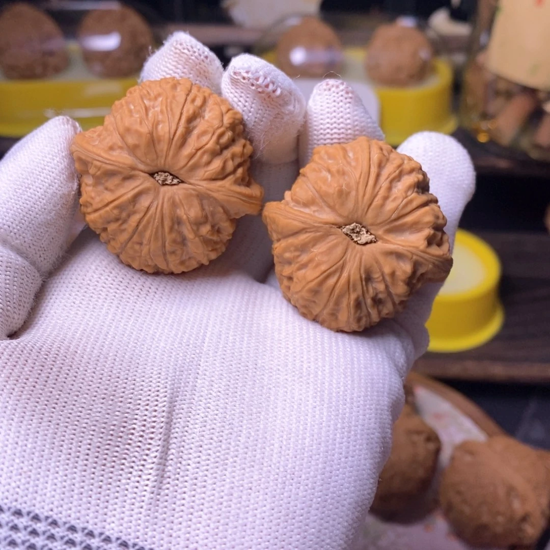 文玩核桃把件@*乾隆磨边39肚39全品