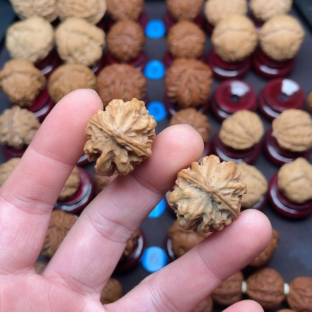 把件文玩核桃八棱火焰纹