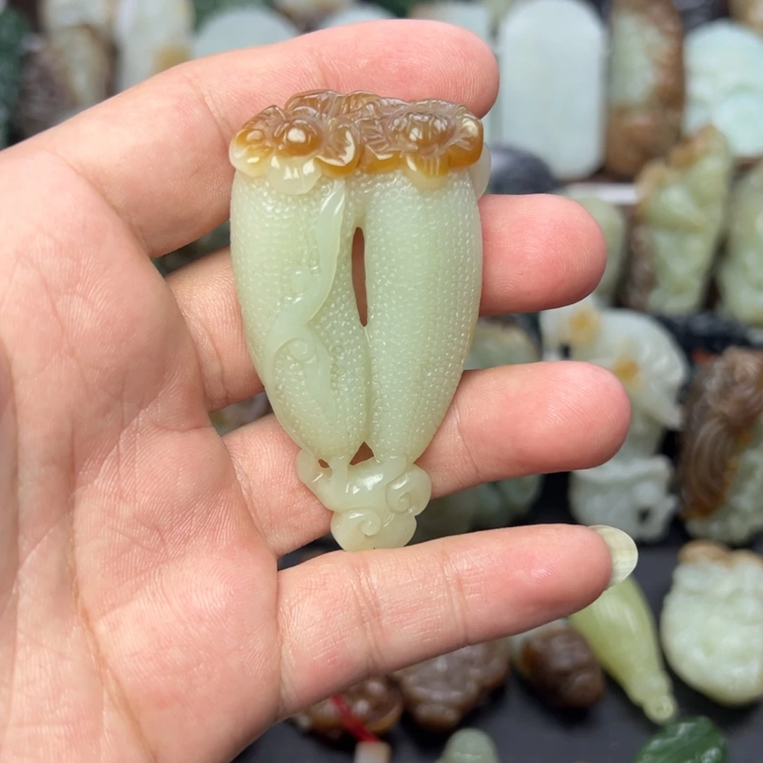 和田玉未镶嵌挂件