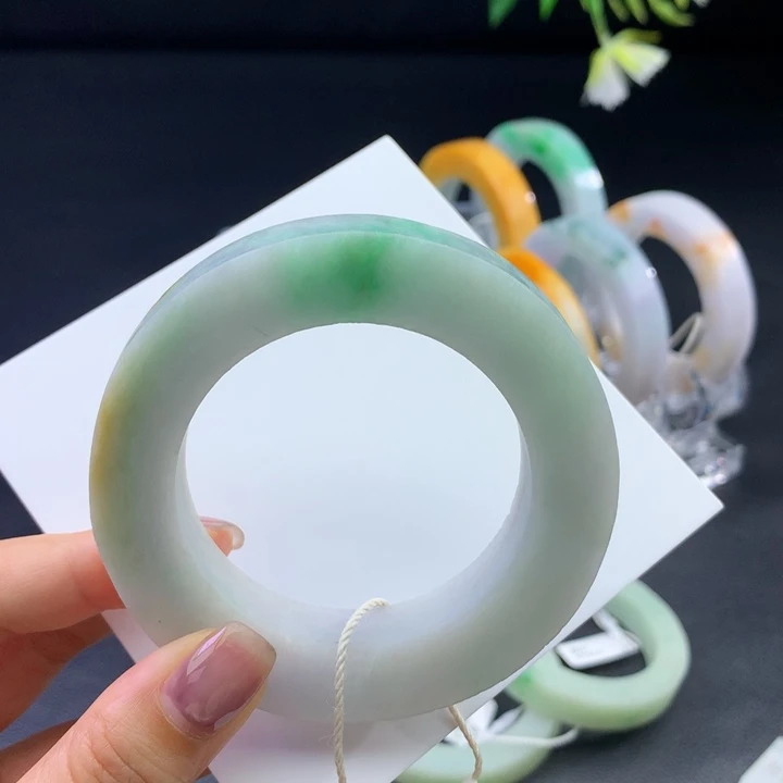 未镶嵌手镯定制翡翠