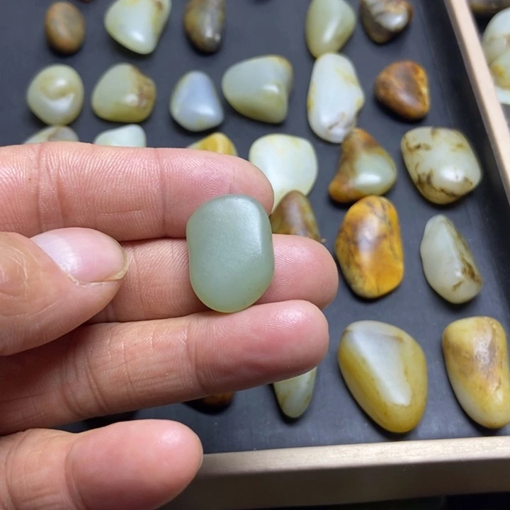 屯***鹏和田玉（糖玉）未镶嵌珠宝奇石