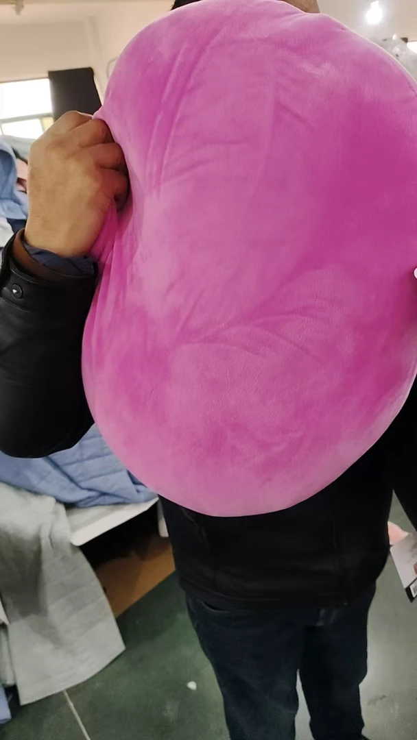 多色椭圆抱枕枕芯 约 发1个