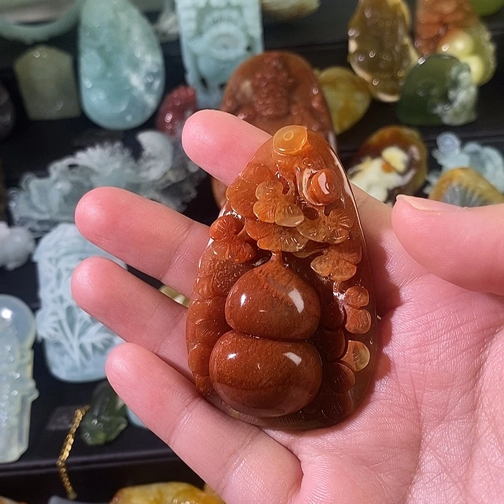 w***豆蛇纹石玉合金颈饰