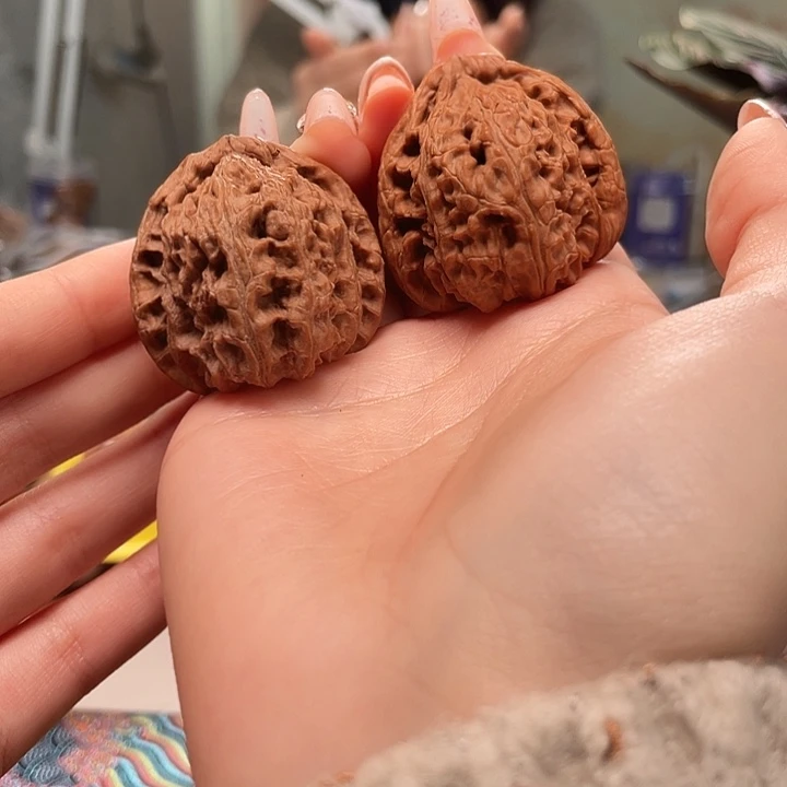 文玩核桃吊坠三角白40全