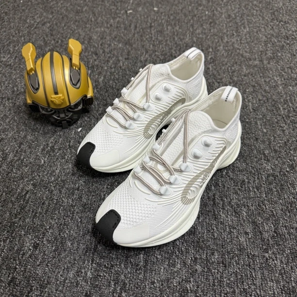 全新未使用 GUCCI/古驰 /39码/Run/白灰侧标休闲鞋/公价7400