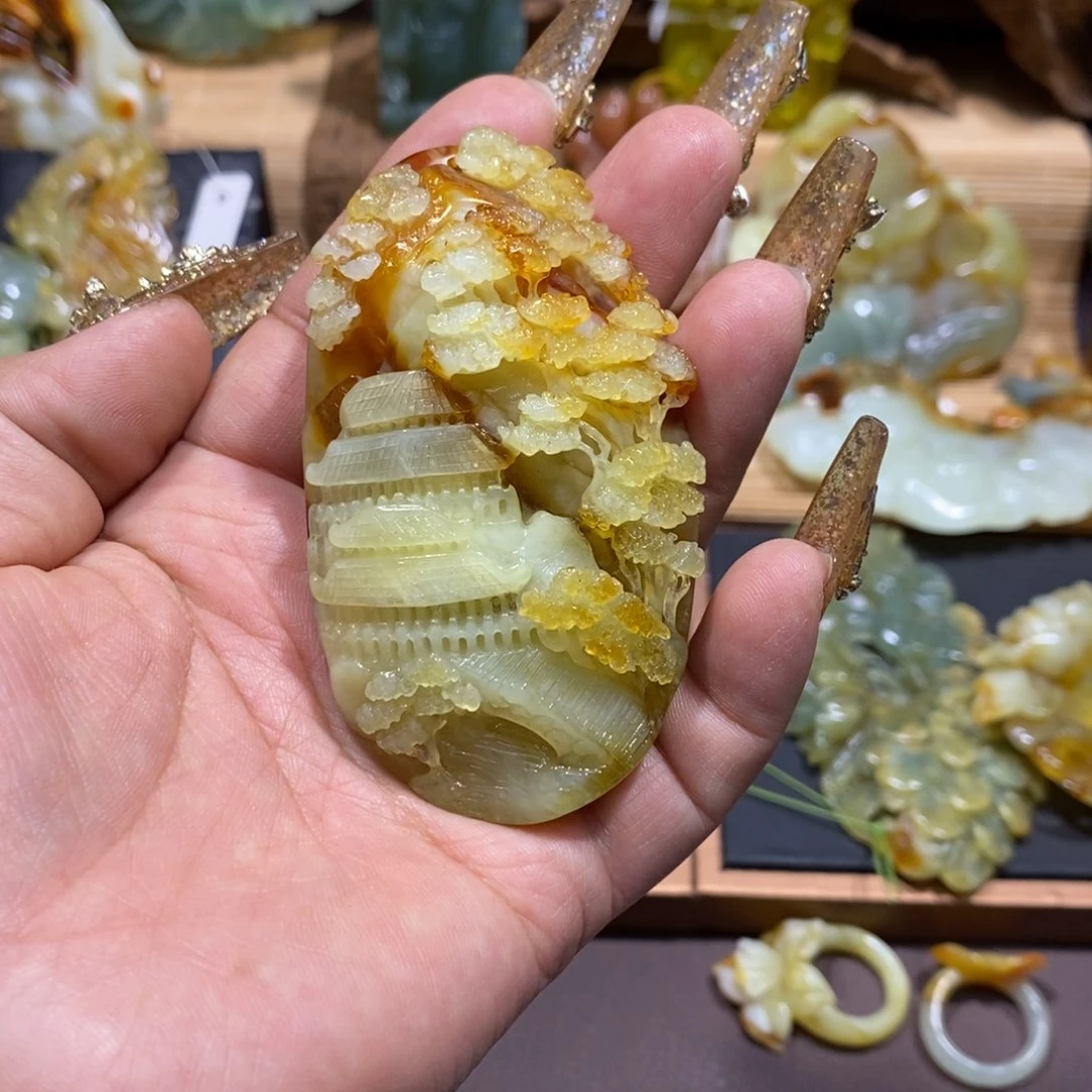 蛇纹石玉颈饰未镶嵌