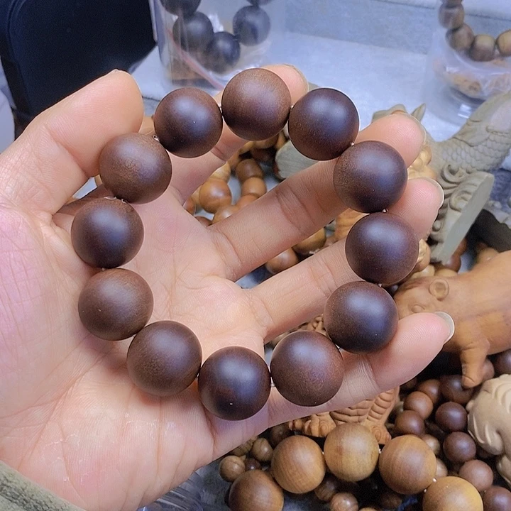 檀香木其他周*奶香王。