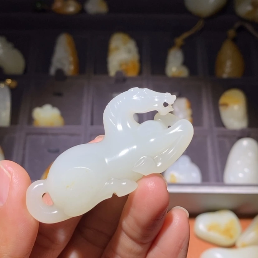 【闪购商品】颈饰未镶嵌和田玉但****、