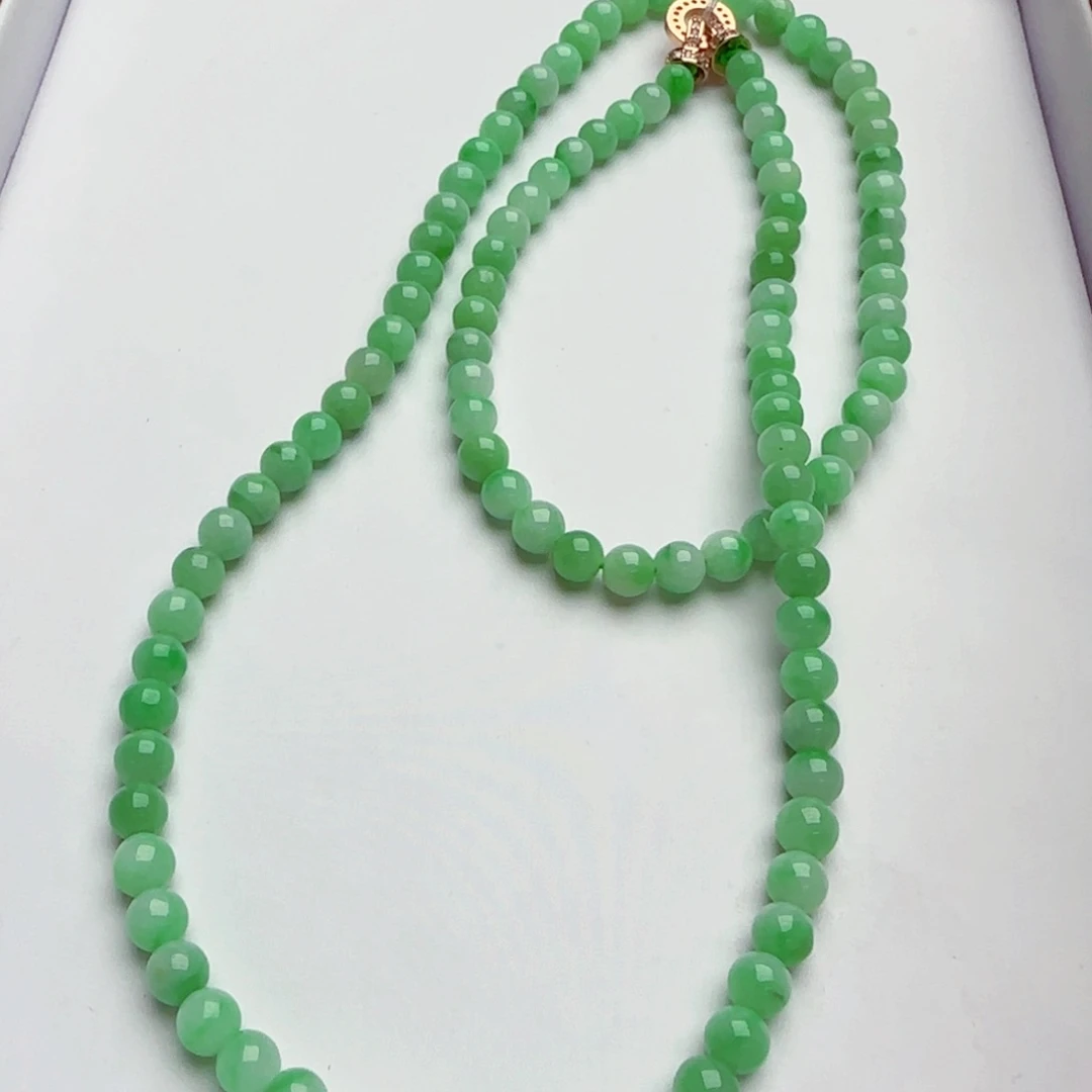 未镶嵌手链翡翠年***?