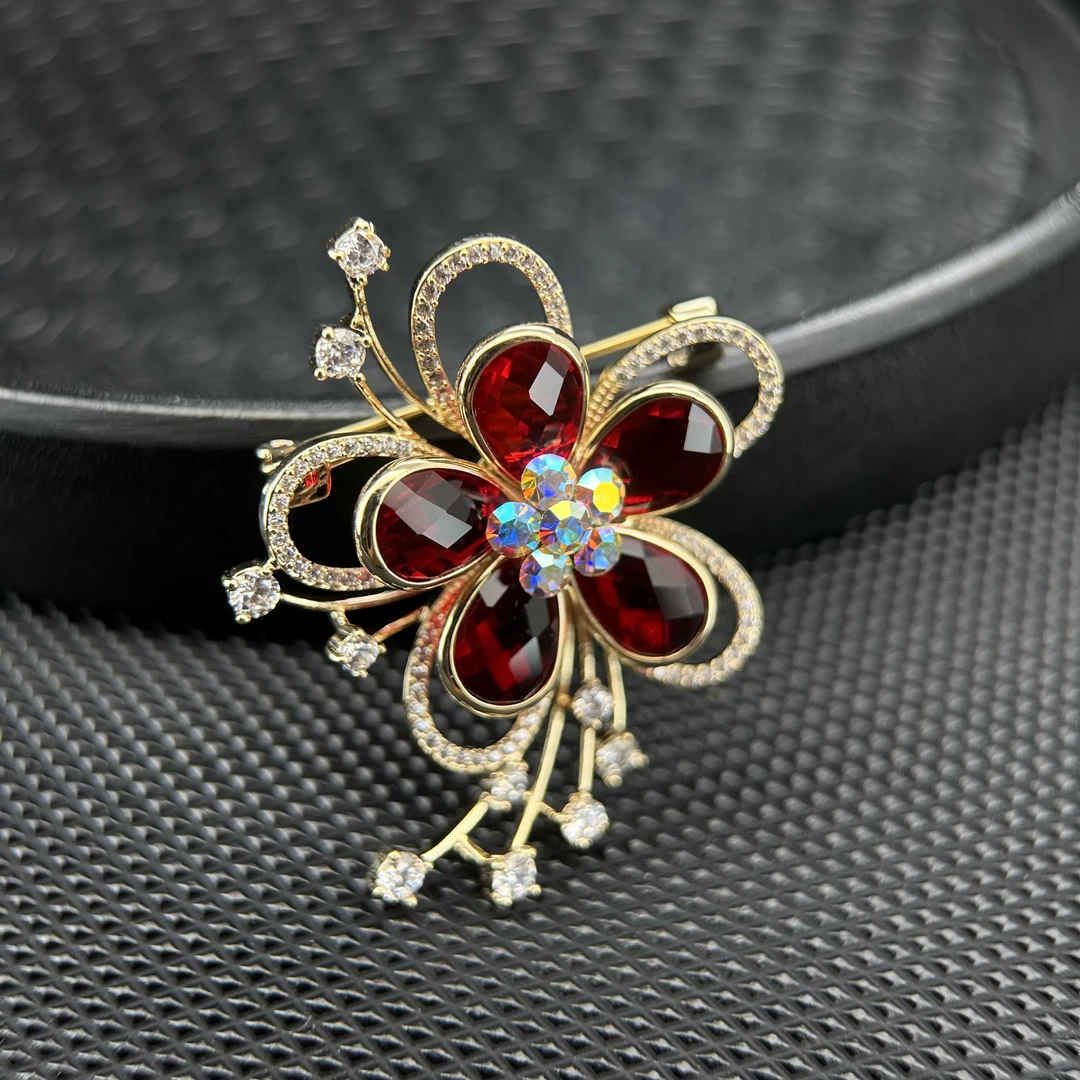 铜合金合成锆石胸针 0003 红色五瓣花胸针