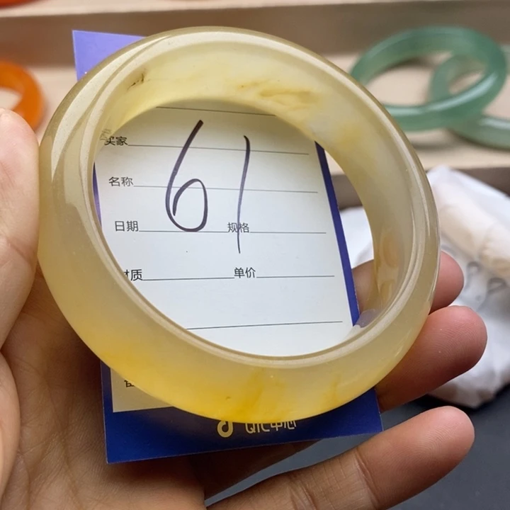 石英质玉未镶嵌手镯