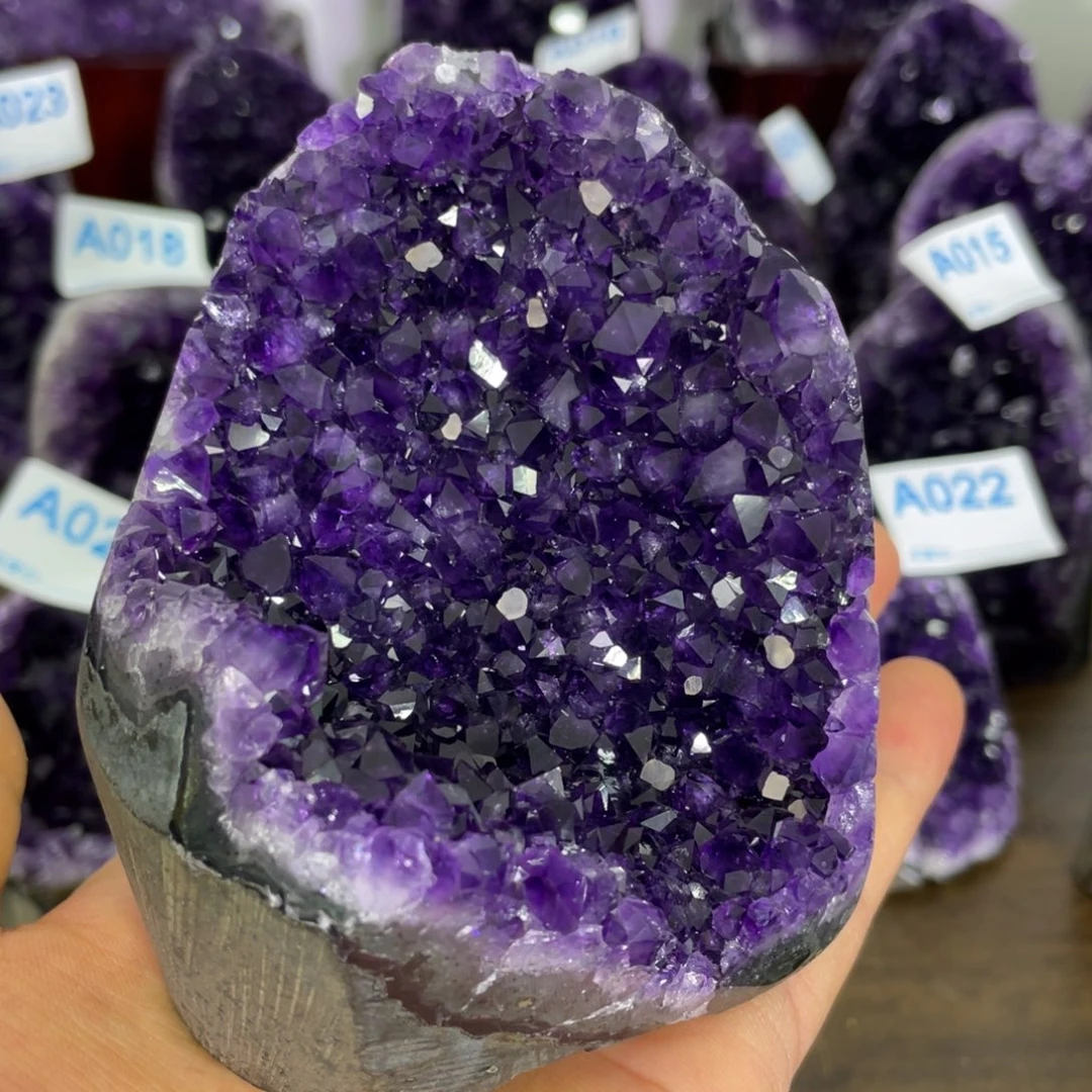 幸***人未镶嵌紫晶大型摆件（非配饰）