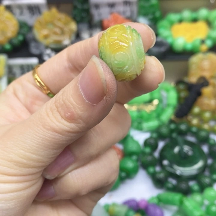 翡翠未镶嵌颈饰项链81