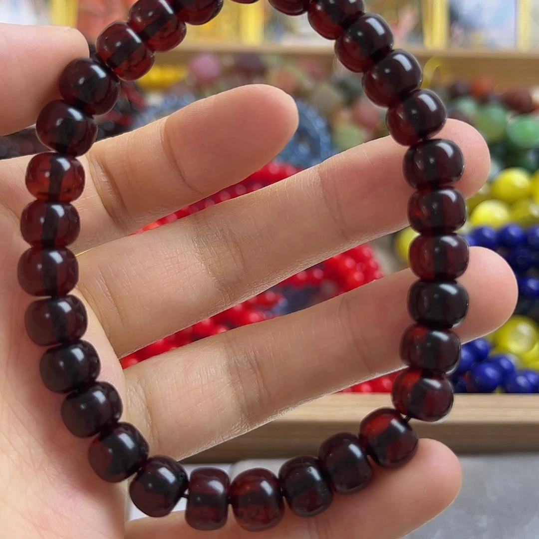 琥珀未镶嵌手链矿坑