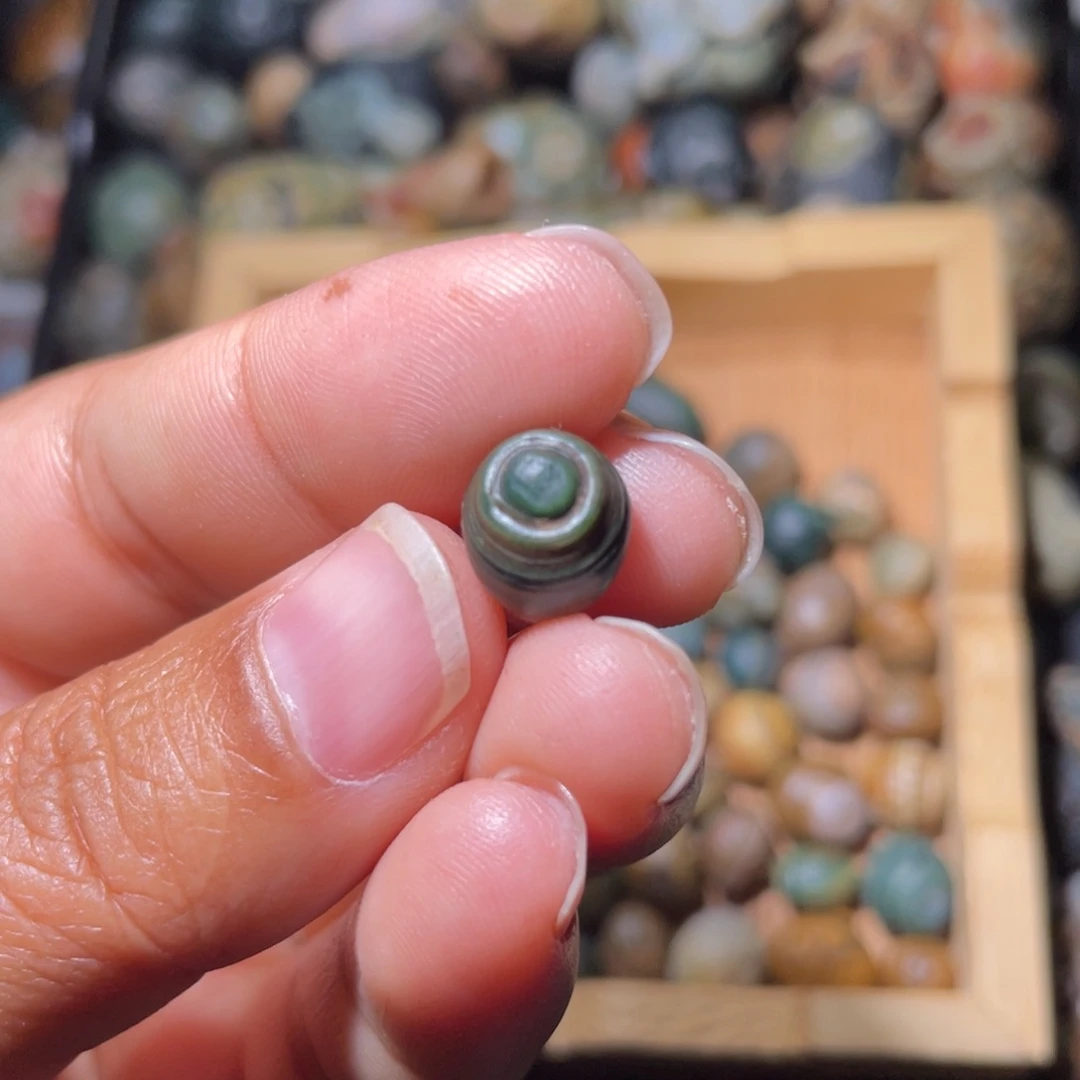 戈壁石戈壁石眼睛石