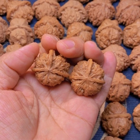 【闪购商品】吊坠文玩核桃雨花石三棱33