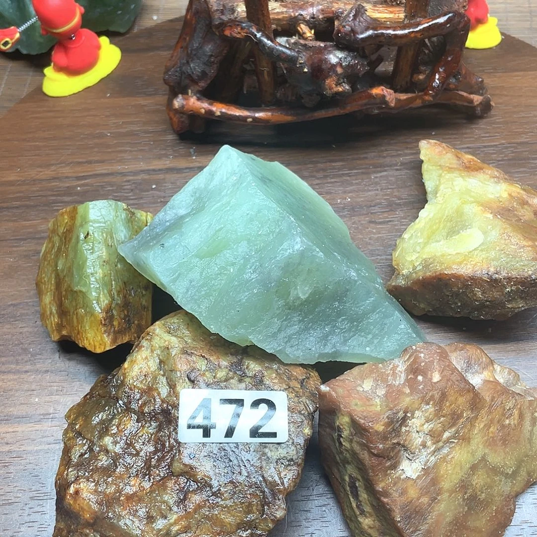 干***生蛇纹石玉未镶嵌原石