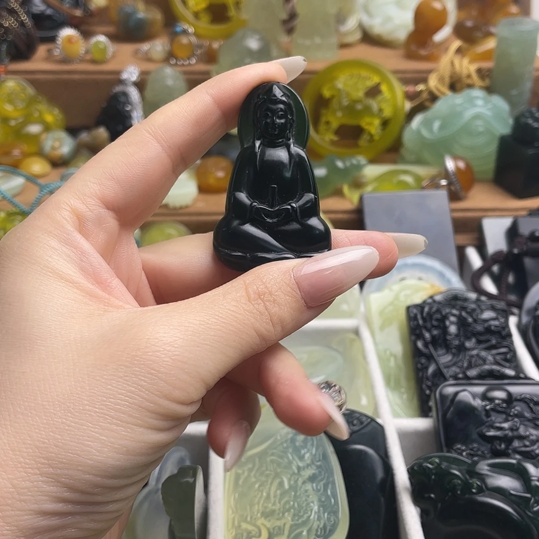 永***辉蛇纹石玉未镶嵌颈饰