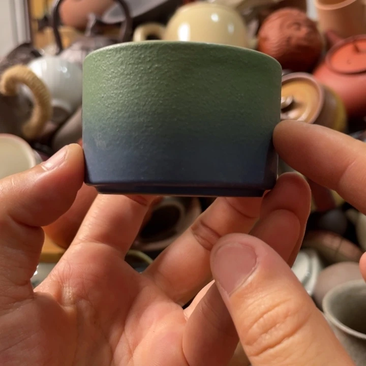 瓷片我也很开心很满足地看一本关于