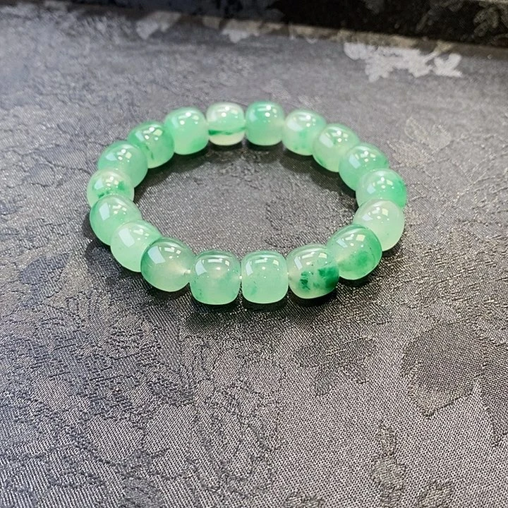 石英质玉（非洲翠）未镶嵌串