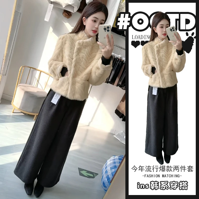 今年流行的爆款冬装两件套女2025年温柔风保暖外套高腰阔腿裤