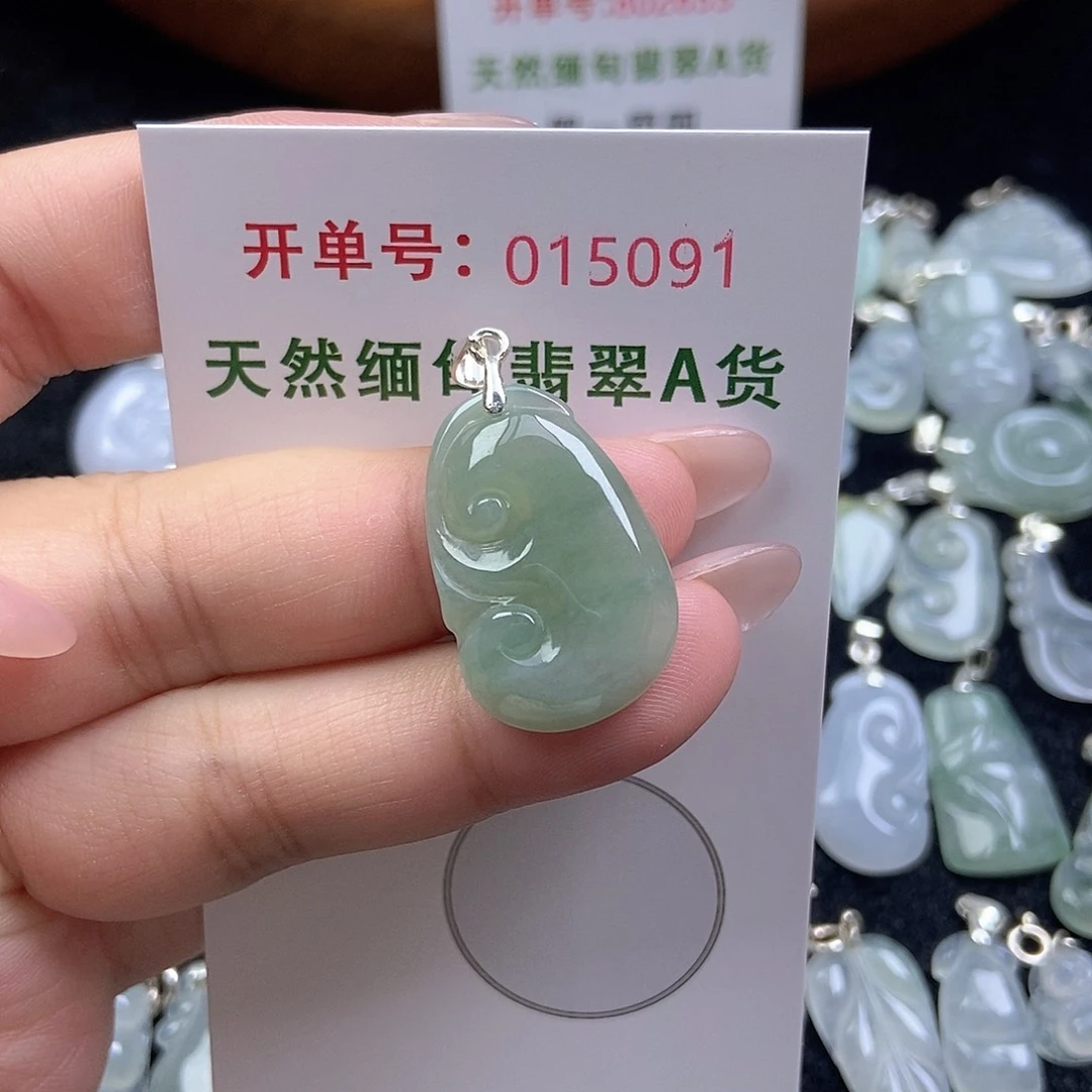 翡翠未镶嵌挂件天然