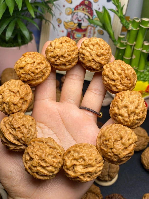 精品铁桃桃。舍利手串