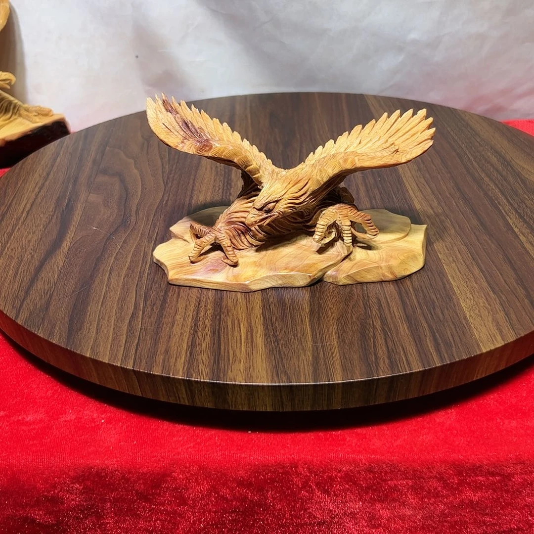 柏木（崖柏）流*…崖柏手工雕刻老鹰