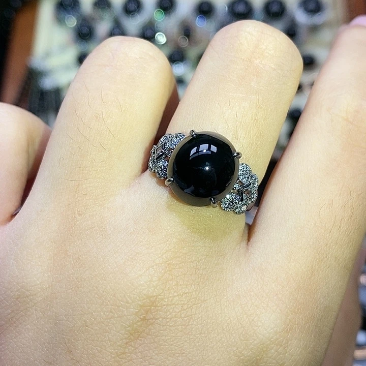 18K金镶嵌戒指翡翠