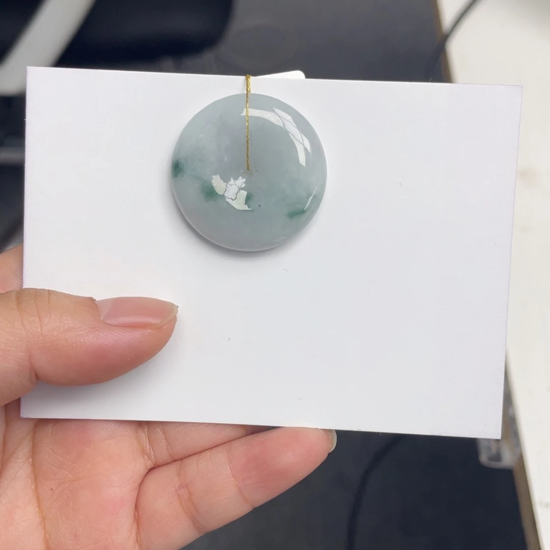 翡翠未镶嵌颈饰平安扣