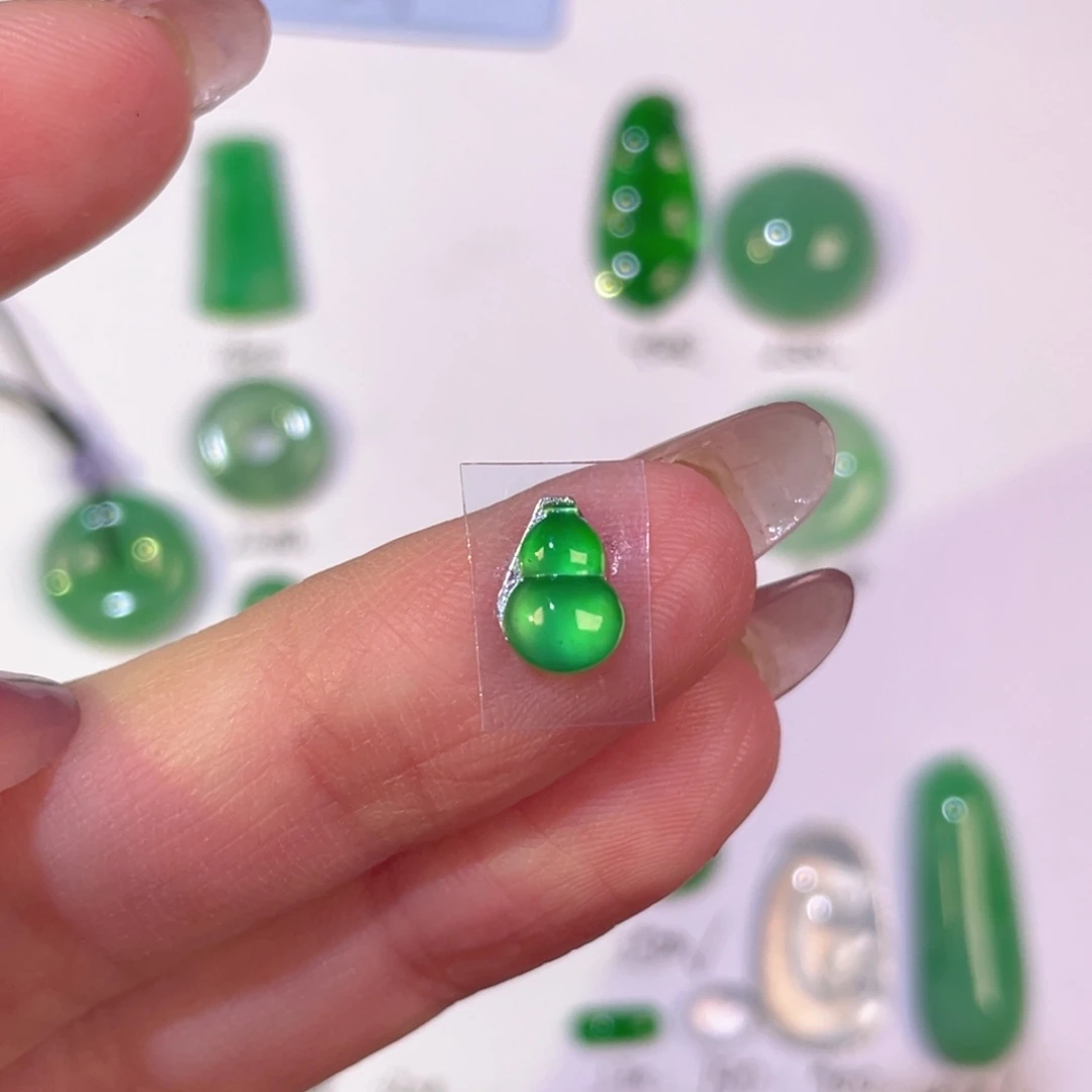 翡翠未镶嵌颈饰裸石