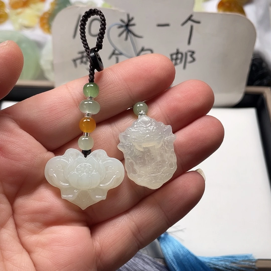 希***光蛇纹石玉未镶嵌颈饰