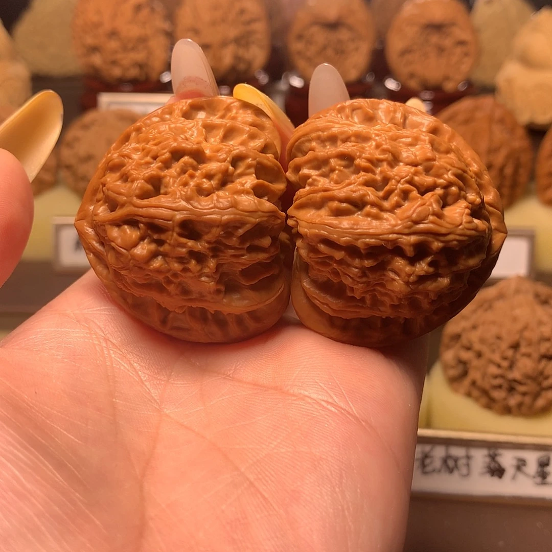 文玩核桃吊坠正三角白44