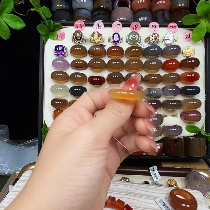 师***）玛瑙/玉髓未镶嵌戒指