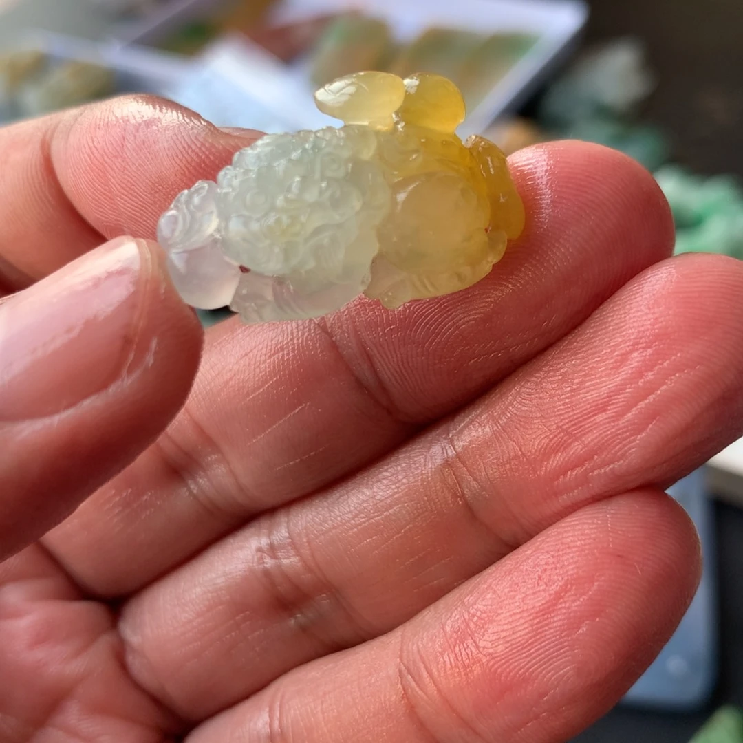 逍***c定制翡翠未镶嵌翡翠