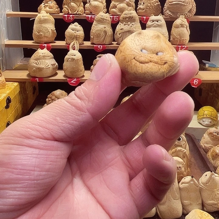 泡***！竹竹根雕猫咪手把件