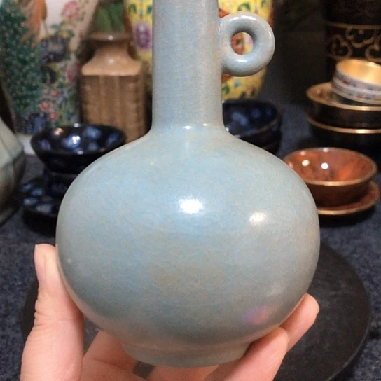 瓷片瓷器一件，品相完整