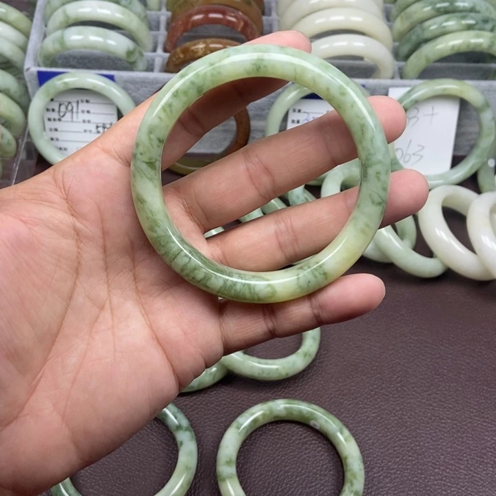 蛇纹石玉手镯未镶嵌笔***敏
