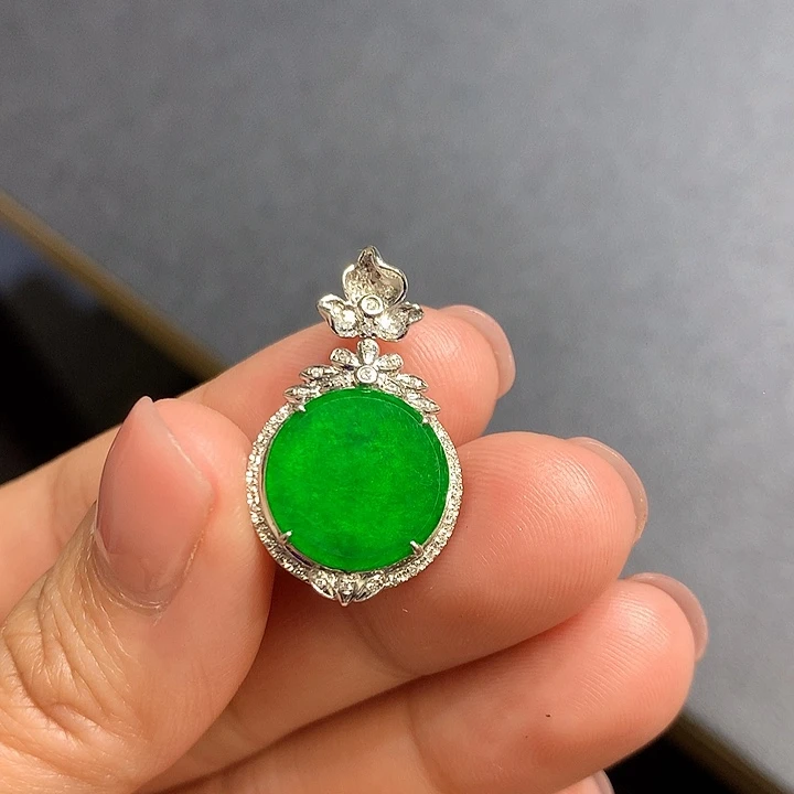 翡翠吊坠(不含链)18K金镶嵌