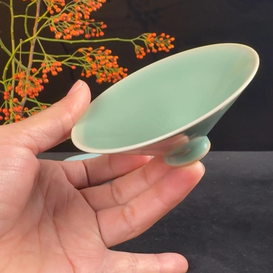 摆件汝瓷青绿釉斗笠杯