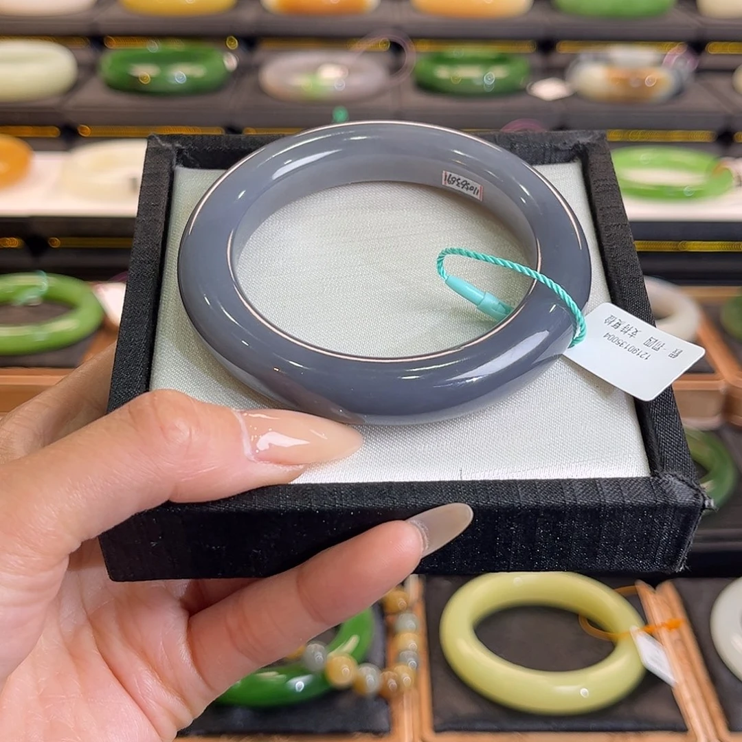 和田玉未镶嵌手镯56 57