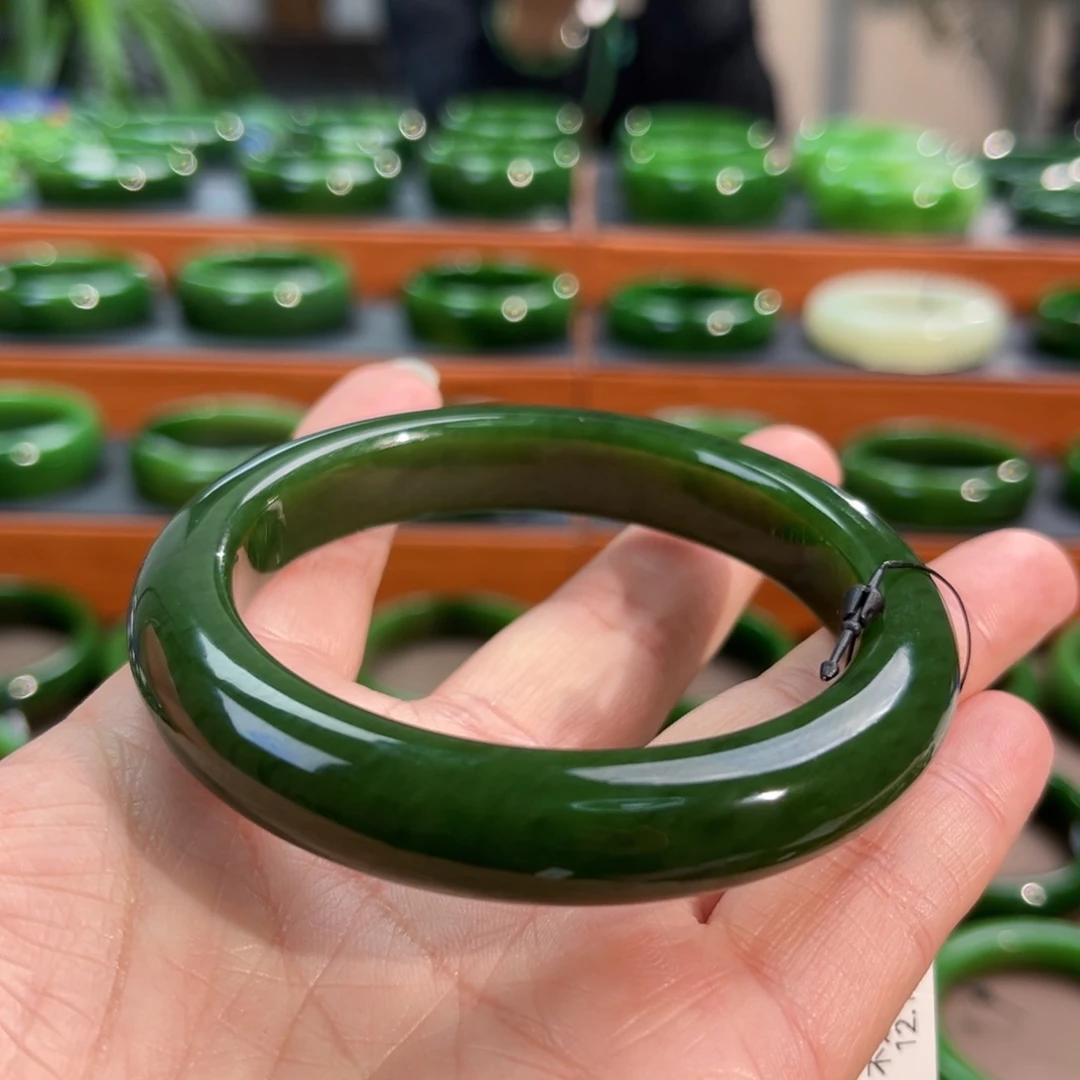 未镶嵌手镯和田玉（碧玉）